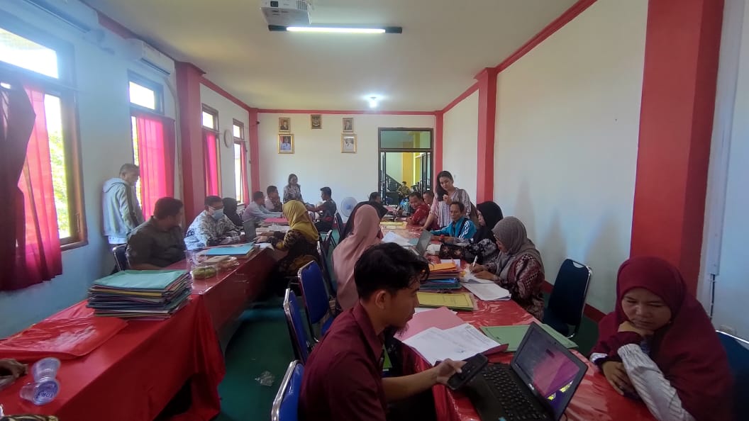 Bidang GTK Disdikbud Sambas Laksanakan Verifikasi dan Validasi Data Calon PPPK Paruh Waktu